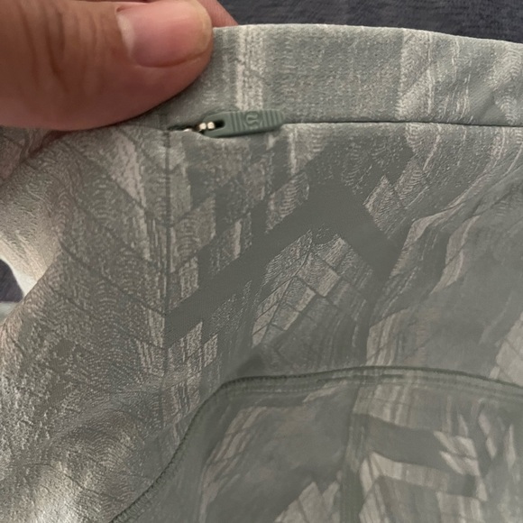 LULULEMON high rise light green shorts size 4 - Picture 7 of 7